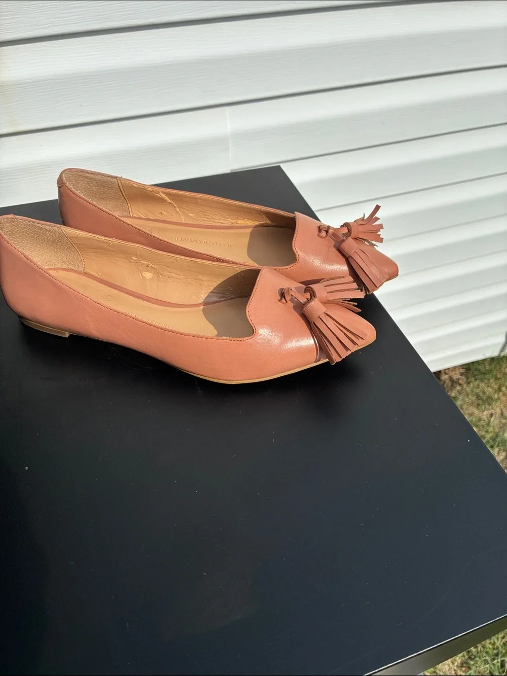 Banana Republic Anika Peach-Tan Leather Tasseled Pointed Toe Flats in 6.5